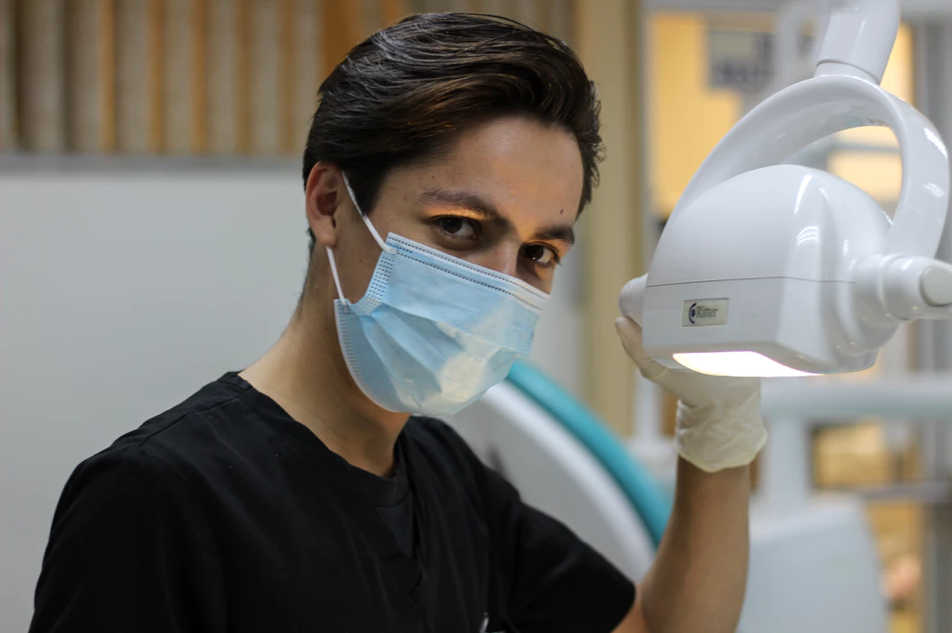 Land a dental assistant job with these tips